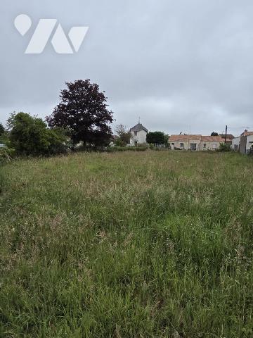 Terrain constructible 787 m² – CHAMPTOCEAU (proche NANTES)