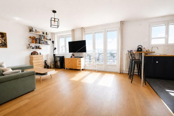Appartement 3 pièces- DERNIER ETAGE - CALME - LUMINEUX