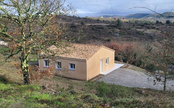 Maison à louer    4 pièces •  Uzer