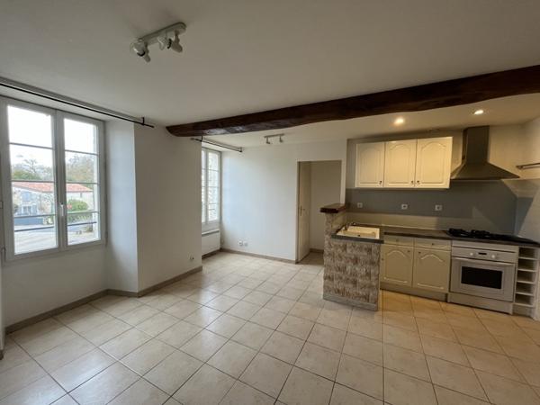 Appartement à vendre |                                       Pons |                                        3 pièces  |  57 m²