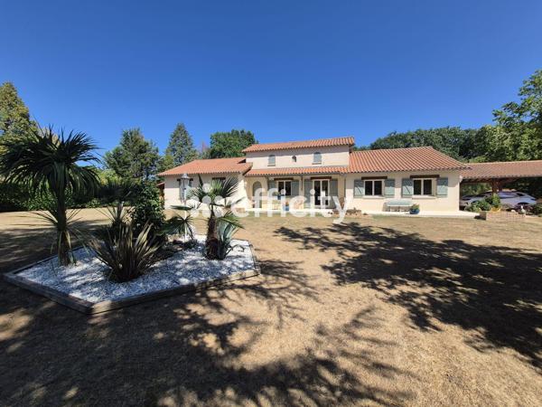 Maison
         8 pièces
        - 205 m² Bien prestige 418 000 € *