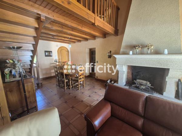 Maison
         8 pièces
        - 205 m² Bien prestige 418 000 € *