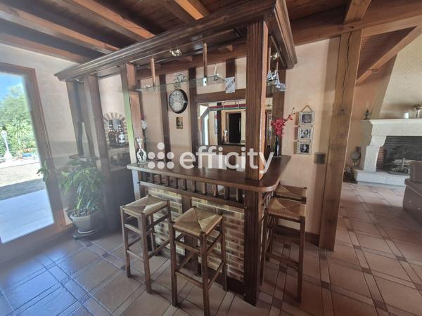 Maison
         8 pièces
        - 205 m² Bien prestige 418 000 € *