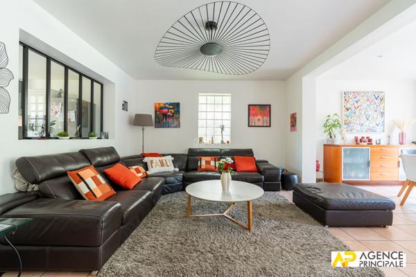 Maison -140 m2 - Petit parc - piscine - 4 chambres €1 470 000 ** - Référence 4660