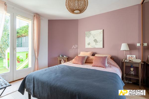 Maison -140 m2 - Petit parc - piscine - 4 chambres €1 470 000 ** - Référence 4660