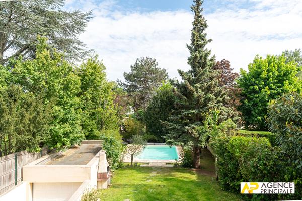 Maison -140 m2 - Petit parc - piscine - 4 chambres €1 470 000 ** - Référence 4660