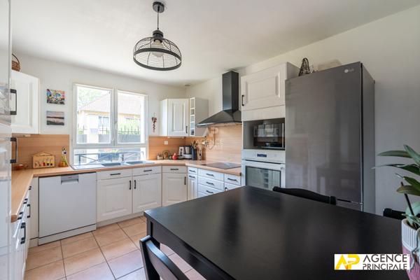 Maison -140 m2 - Petit parc - piscine - 4 chambres €1 470 000 ** - Référence 4660