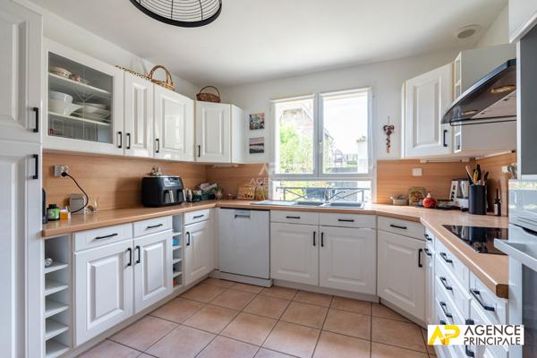 Maison -140 m2 - Petit parc - piscine - 4 chambres €1 470 000 ** - Référence 4660