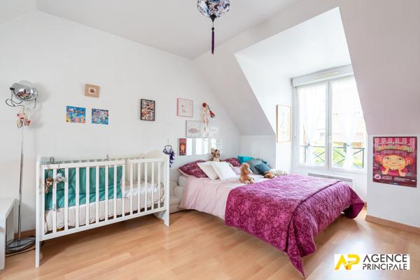 Maison -140 m2 - Petit parc - piscine - 4 chambres €1 470 000 ** - Référence 4660