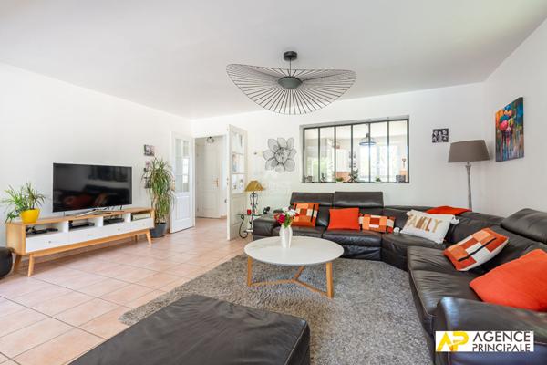 Maison -140 m2 - Petit parc - piscine - 4 chambres €1 470 000 ** - Référence 4660