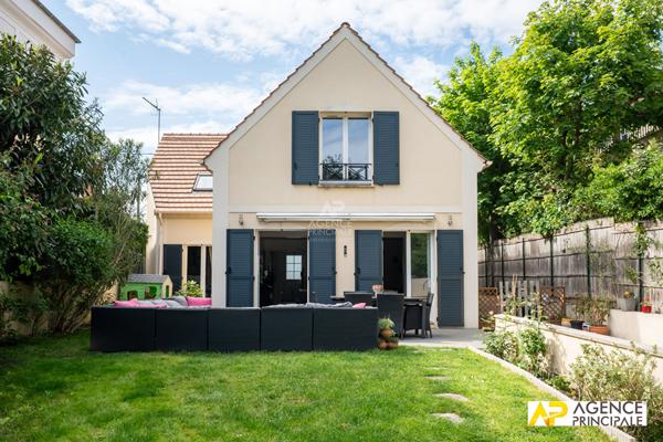 Maison -140 m2 - Petit parc - piscine - 4 chambres €1 470 000 ** - Référence 4660