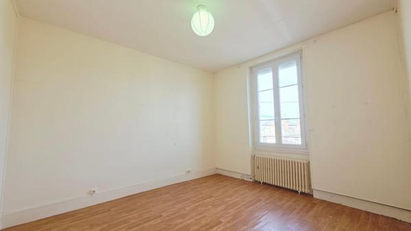 BOURGES MAISON DE 87.5M² 4 PIECES 3 CHAMBRES GARAGE