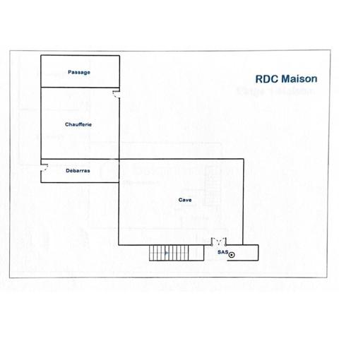 À vendre, cette maison en pierre de 101 m² située dans le hameau de La Vayssière, à l’entrée de Flavin.
Elle bénéficie d’un environnement calme tout en restant proche du village et à quelques minutes de Rodez.

La maison comprend un sous-sol, puis au niveau principal les pièces de vie : une entrée, une cuisine-séjour ouvrant sur un salon, ainsi qu’une chambre et une salle de bain.
À l’étage, les combles aménagés accueillent trois pièces supplémentaires.

La maison offre de beaux éléments anciens. L’intérieur, encore dans son jus, est habitable mais demandera un rafraîchissement.
À l’extérieur, un terrain de 850 m² et une dépendance en pierre complètent l’ensemble.