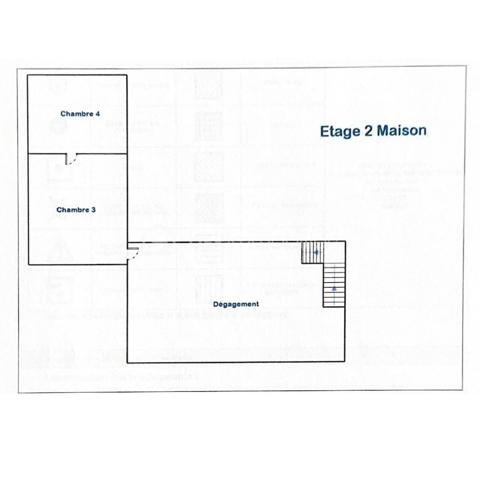 À vendre, cette maison en pierre de 101 m² située dans le hameau de La Vayssière, à l’entrée de Flavin.
Elle bénéficie d’un environnement calme tout en restant proche du village et à quelques minutes de Rodez.

La maison comprend un sous-sol, puis au niveau principal les pièces de vie : une entrée, une cuisine-séjour ouvrant sur un salon, ainsi qu’une chambre et une salle de bain.
À l’étage, les combles aménagés accueillent trois pièces supplémentaires.

La maison offre de beaux éléments anciens. L’intérieur, encore dans son jus, est habitable mais demandera un rafraîchissement.
À l’extérieur, un terrain de 850 m² et une dépendance en pierre complètent l’ensemble.