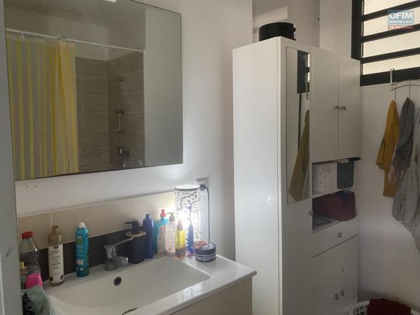 A vendre studio au centre ville de la Possession.