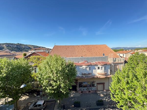 Cavaillon (84300) VENTE APPARTEMENT TYPE 4 TRAVERSANT 78,13 M2 BALCON EXPO SUD VUE MASSIF LUBERON AV JOFFRE 84300 CAVAILLON