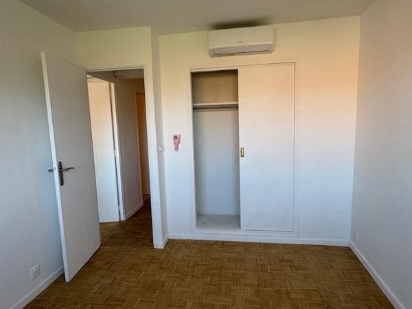 Cavaillon (84300) VENTE APPARTEMENT TYPE 4 TRAVERSANT 78,13 M2 BALCON EXPO SUD VUE MASSIF LUBERON AV JOFFRE 84300 CAVAILLON