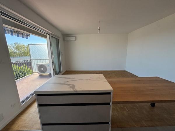 Cavaillon (84300) VENTE APPARTEMENT TYPE 4 TRAVERSANT 78,13 M2 BALCON EXPO SUD VUE MASSIF LUBERON AV JOFFRE 84300 CAVAILLON
