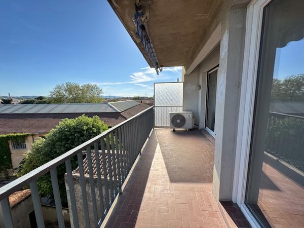 Cavaillon (84300) VENTE APPARTEMENT TYPE 4 TRAVERSANT 78,13 M2 BALCON EXPO SUD VUE MASSIF LUBERON AV JOFFRE 84300 CAVAILLON