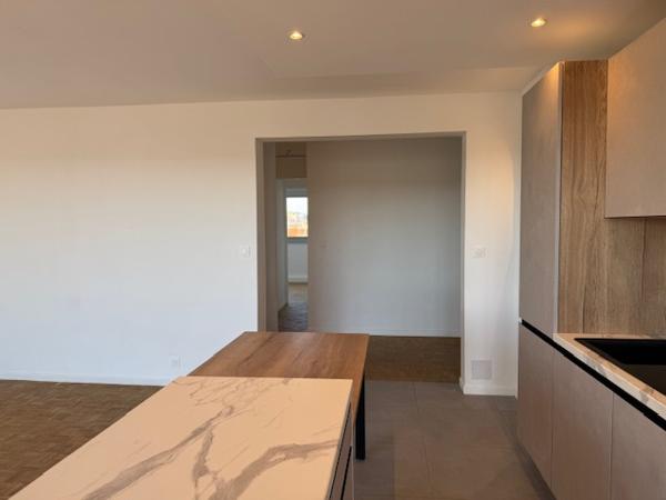 Cavaillon (84300) VENTE APPARTEMENT TYPE 4 TRAVERSANT 78,13 M2 BALCON EXPO SUD VUE MASSIF LUBERON AV JOFFRE 84300 CAVAILLON
