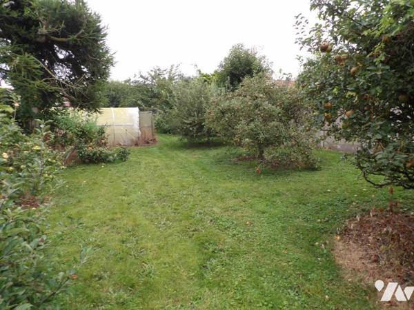 Une parcelle de terrain à bâtir d'environ 500 m² 