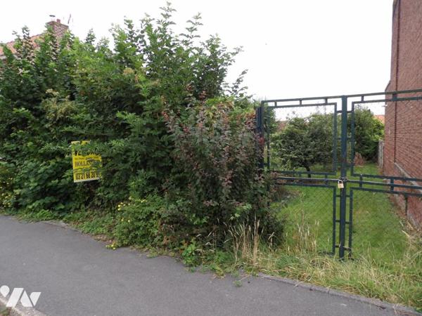 Une parcelle de terrain à bâtir d'environ 500 m² 