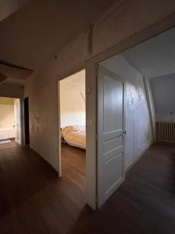 Maison d'environ 100 m² avec grange attenante
