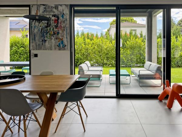 Maison d'architecte T6 d'exception à vendre au centre de DIVONNE LES BAINS