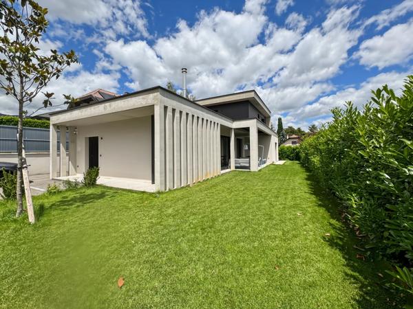 Maison d'architecte T6 d'exception à vendre au centre de DIVONNE LES BAINS