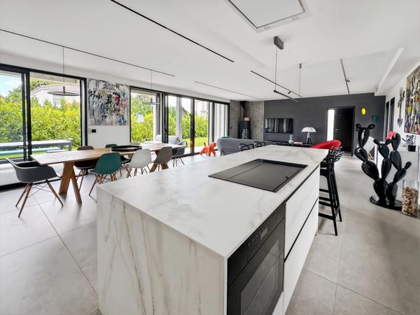 Maison d'architecte T6 d'exception à vendre au centre de DIVONNE LES BAINS