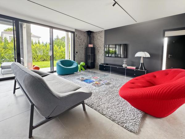 Maison d'architecte T6 d'exception à vendre au centre de DIVONNE LES BAINS