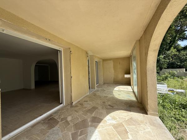 Villevieille (30250) Villevieille - Maison 397 M² avec jardin piscinable de 280 M²- 9 Chambres dont 1 appartement privatif de 117 M