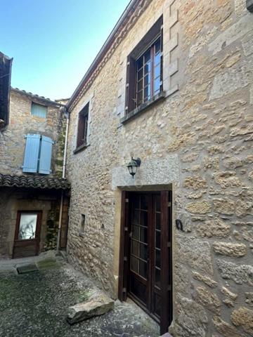 Jolie maison au cur d'un village historique