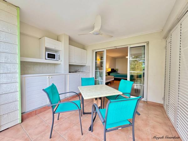 A VENDRE – GRAND STUDIO MEUBLÉ VUE MER CLÉ EN MAIN EN RÉSIDENCE TOURISTIQUE AVEC ACCÈS DIRECT PLAGE - SAINTE ANNE