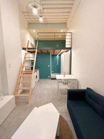Lyon (69001) Proche Hôtel de Ville - Studio 32 m²