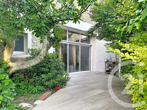 Maison à vendre  5 pièces - 187,20 m 2   LUCON  - 85