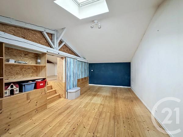 Maison à vendre  5 pièces - 187,20 m 2   LUCON  - 85