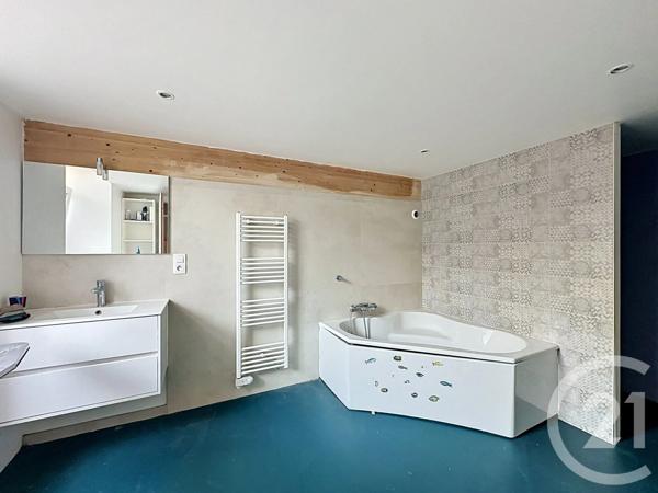 Maison à vendre  5 pièces - 187,20 m 2   LUCON  - 85