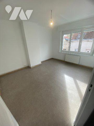 CALAIS CAILLOUX MAISON DE VILLE 4 CHAMBRES JARDIN