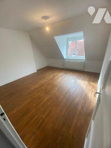 CALAIS CAILLOUX MAISON DE VILLE 4 CHAMBRES JARDIN