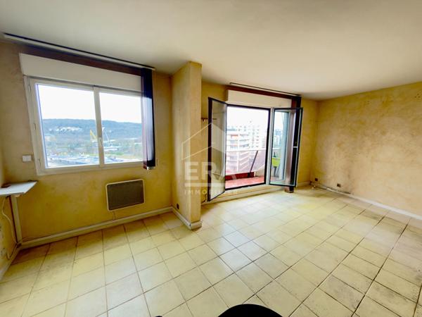 DERNIER ETAGE - GRAND 2 P - SEINE MUSICALE.