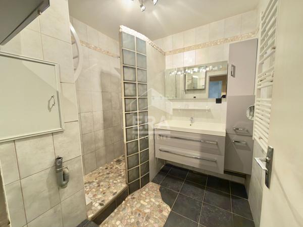 DERNIER ETAGE - GRAND 2 P - SEINE MUSICALE.