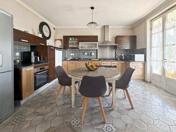 Ambérieux (69480) Charmante maison familiale de 120 m² avec dépendance et grand jardin – Ambérieux-d’Azergues (69480)