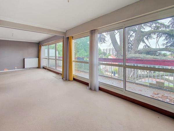 TALENCE – Grand T3 de 85 m² au dernier étage avec garage, parking et cellier