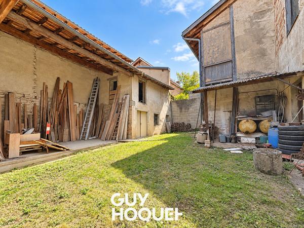 Ensemble immobilier de 2 bâtiments de 170m2 environ, à rénover - 71570 ROMANECHE THORINS