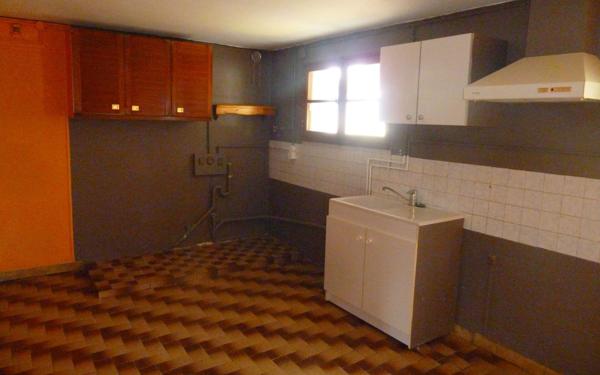 Maison à vendre    3 pièces •  Lye