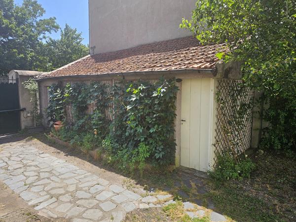 Maison de caractère avec jardin et stationnement 133 m2. Quartier Paul Bert à Tours