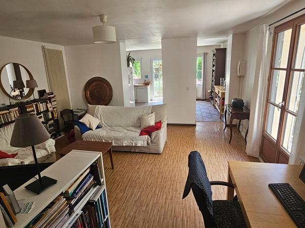 Maison de caractère avec jardin et stationnement 133 m2. Quartier Paul Bert à Tours