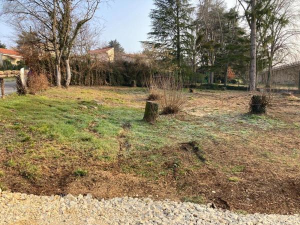 Terrain à Batir à vendre à Meximieux dans l'Ain (01800), ref : 01067-883