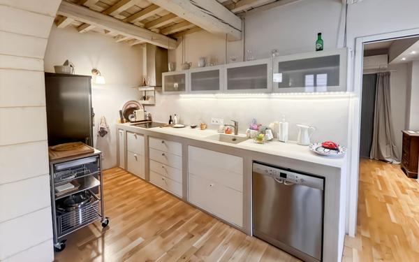 Maison à vendre    6 pièces •  Uzès